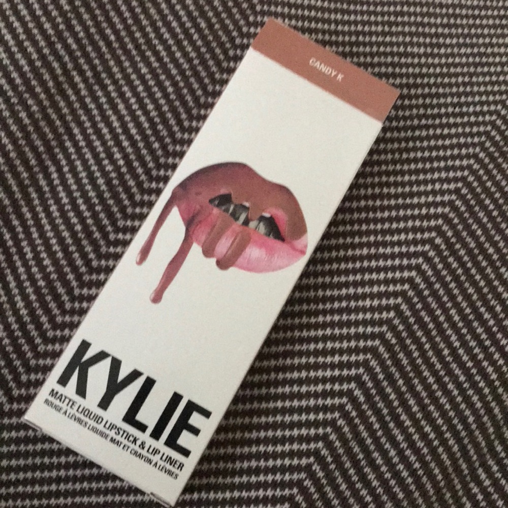 Kylie Jenner matte lipstick and matching liner